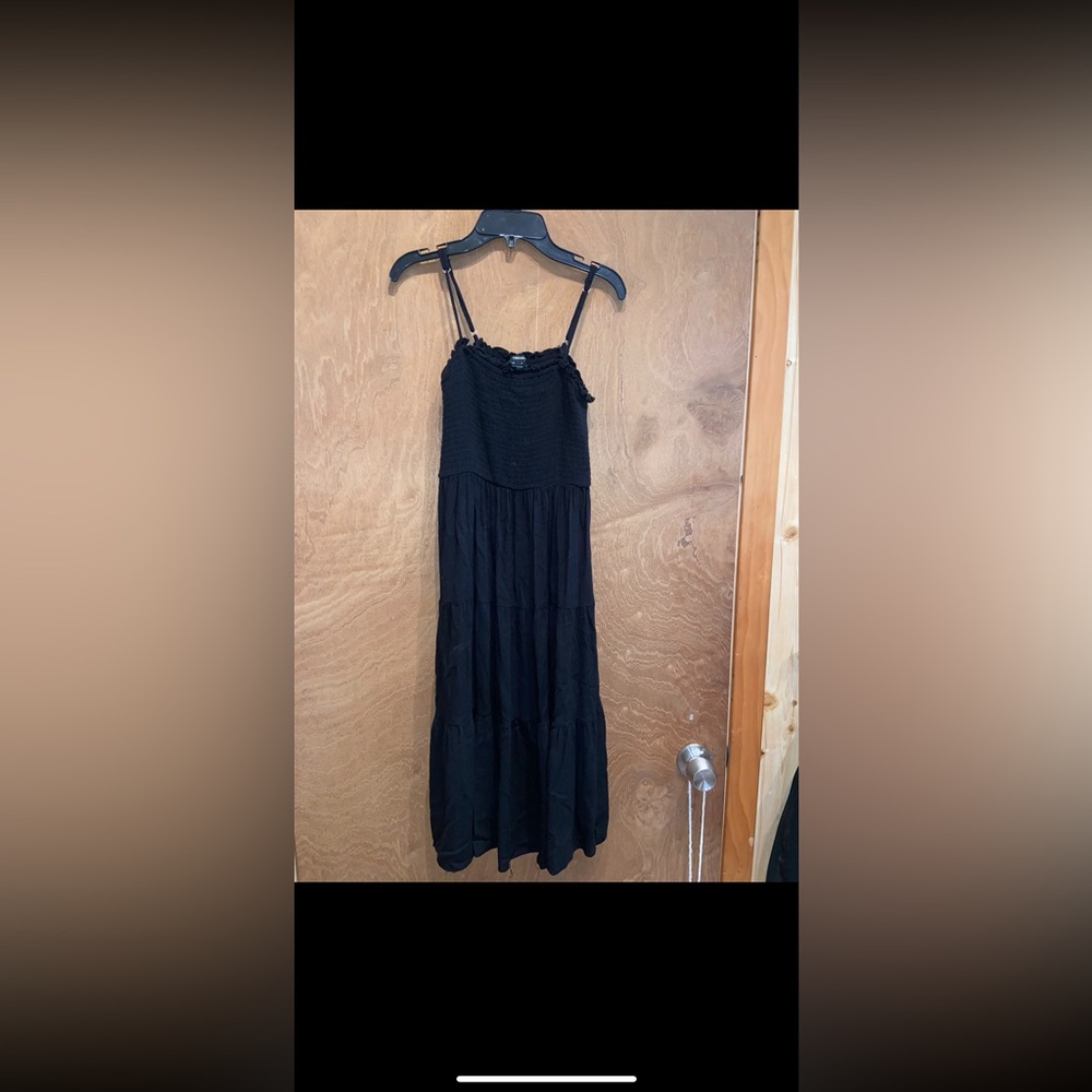 black dress•